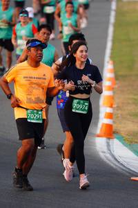 BIB: 70974, 70291
                            <button type="button" onclick="openModal(10511106)" class="btn btn-primary btn-sm float-right btn-popup" data-toggle="modal" data-target=".modal-high-quality">
                        <i class="fas fa-shopping-cart"></i> Add to Cart
                    </button>
                                            <button type="button" onclick="isThisMe(10511106, true)" class="btn btn-success btn-sm float-right btn-popup btn-isme hidden" data-toggle="tooltip" data-placement="bottom" title="นี่คือรูปของคุณใช่ไหม คลิกที่นี่เพื่อเอาเข้าอัลบั้ม">
                        <i class="fas fa-plus"></i> Add to album
                    </button>
                    <button type="button" onclick="isThisMe(10511106, false)" class="btn btn-warning btn-sm float-right btn-popup btn-isnotme hidden">
                        <i class="fas fa-ban"></i> Remove from album
                    </button>